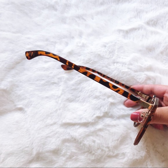 Taylor Tortoise Brown Brow Bar Sunglasses - Picture 7 of 10